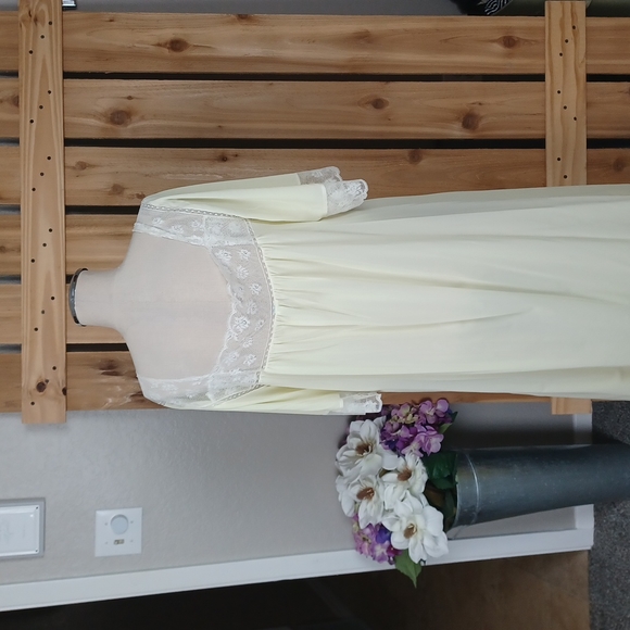 Vintage Fischer Heavenly Nightgown - Picture 6 of 11